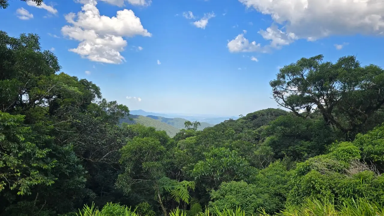 Recanto Engenheiro Lacerda — vista do Pico do Paraná e Baía de Antonina