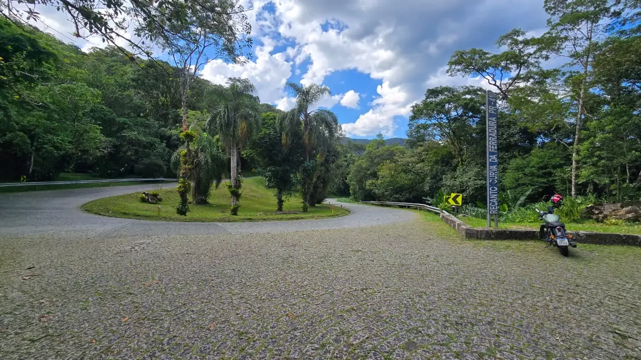 Recanto Curva da Ferradura — trecho original da trilha colonial