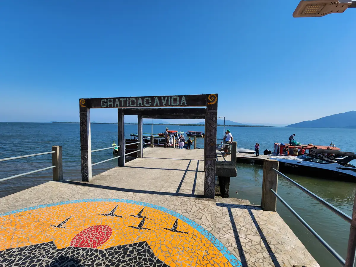 Portal Gratidão à Vida no Trapiche de Guaraqueçaba